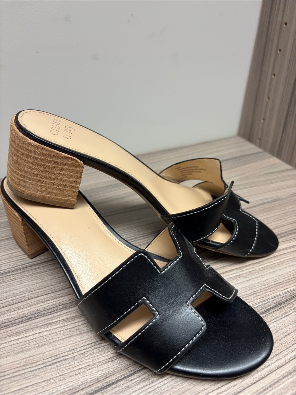 Crown & Ivy™
Raquel H Band Heel Womens Sandals - Black Size 9.5